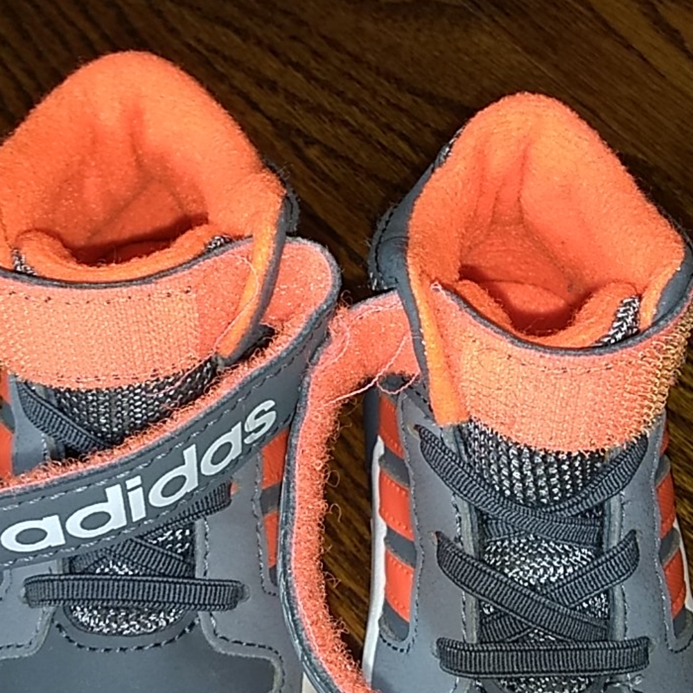 Adidas high top sneakers. - Picture 5 of 8